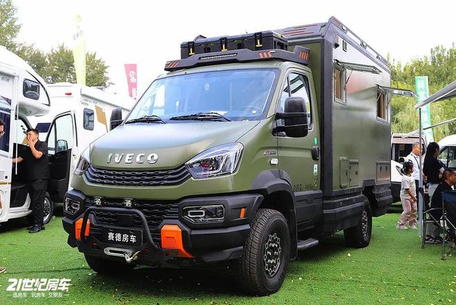 四驱底盘硬核越野内饰布局住得舒心赛德依维柯欧霸方舱4×4