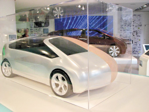 问界M9首次成为市长国际经济顾问团会议指定用车 展示“重庆造